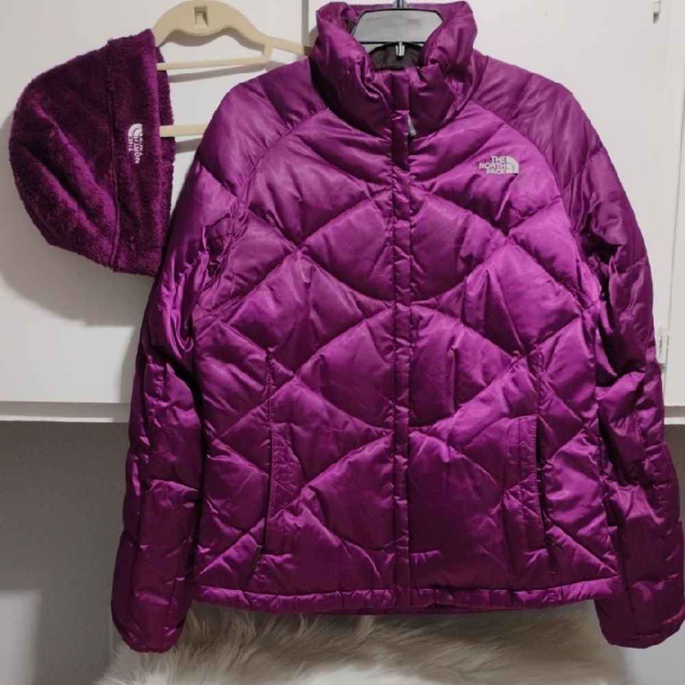 (Office) SALE! The North Face Vibrant Purple Satin Puffer Jacket & Beanie